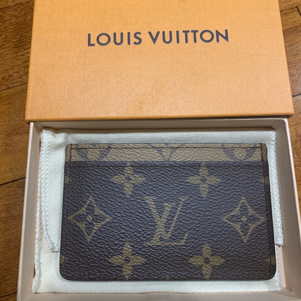 NWOT Rare Louis Vuitton card holder